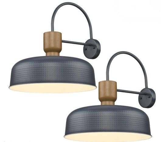 2 Darkaway Barn Lights