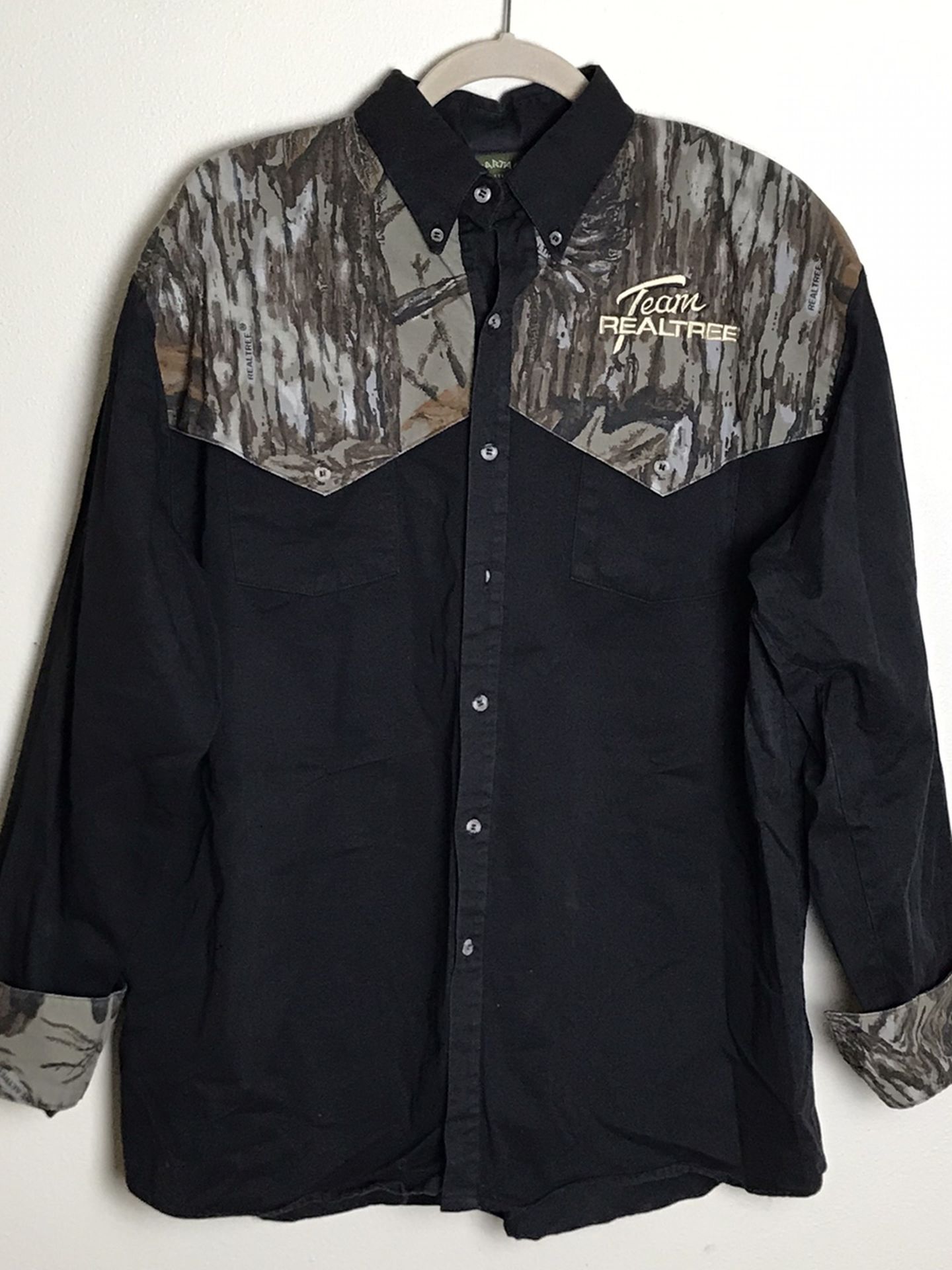 spartan Realtree two tone camo button up shirts Size M Gently used
