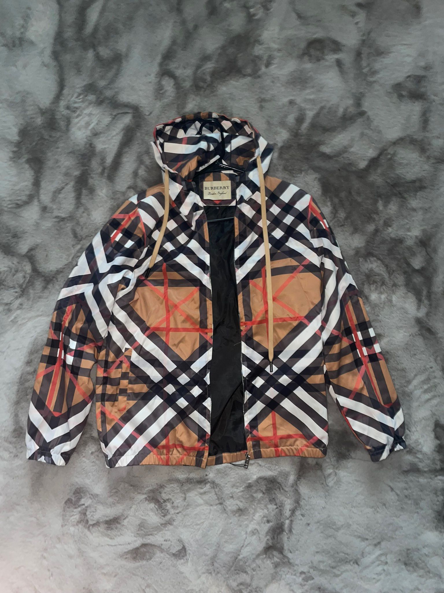 Authentic Men's Burberry Nova Check Windbreaker Pullover Jacket size M