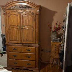 Armoire Beautiful Great Condition