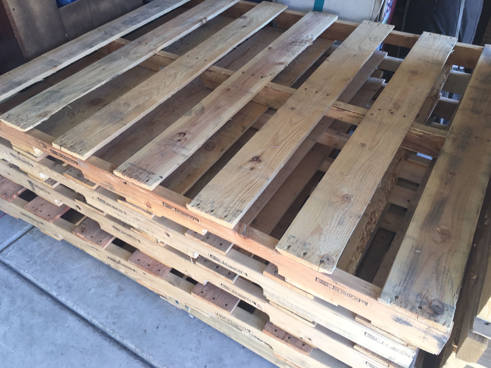 Oversized pallets for cheap (good quality wood)