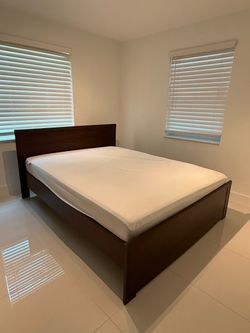 Queen Bed Frame - Good Conditions