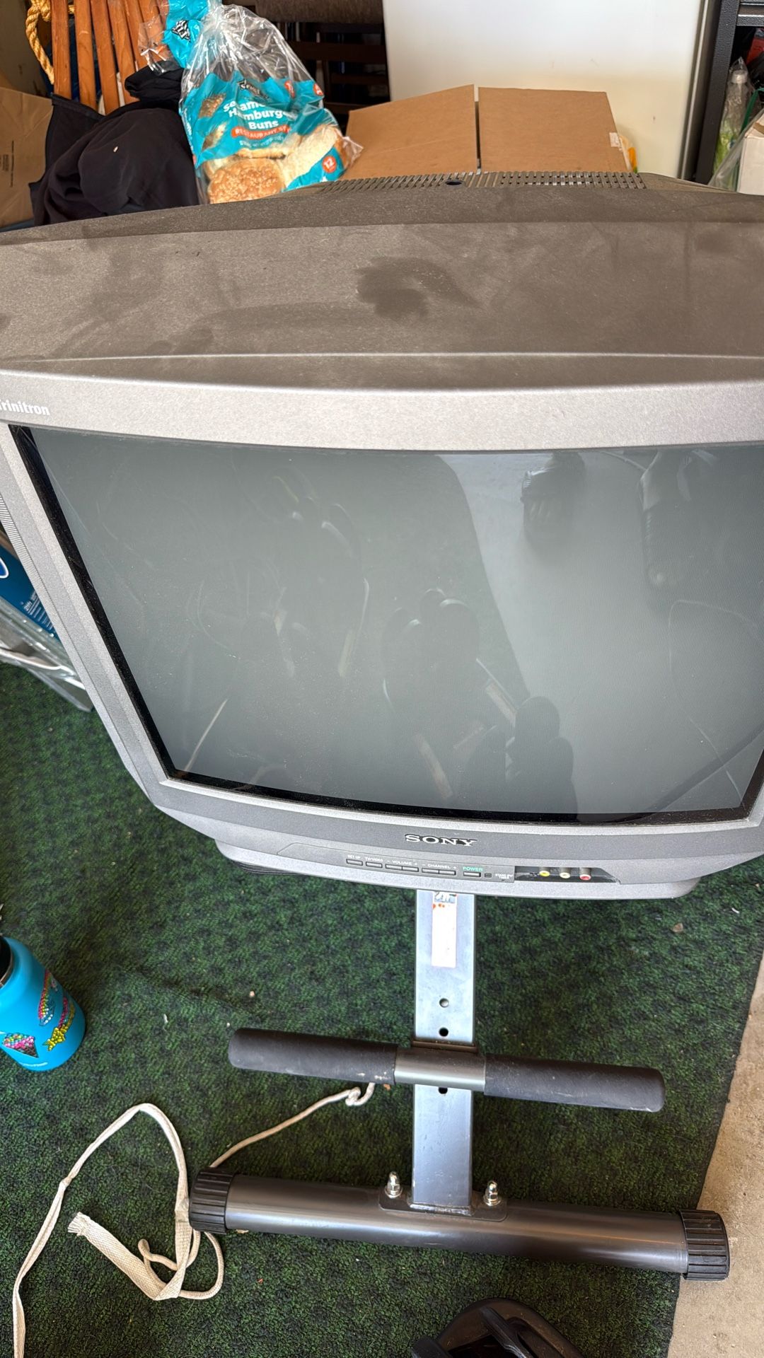 Sony Trinitron  KV-20V80 Retro Gaming TV 20 Inch