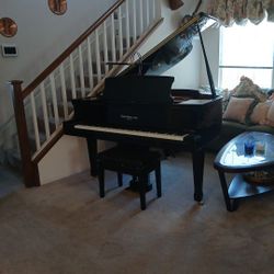 Hallet DAVIS & Co. Mini Piano 