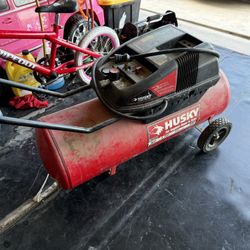 HUSKY 17 GALLON AIR COMPRESSOR — WORKS EXCELLENT — WILL NEGOTIATE PRICE 