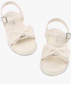 New in box little girls bow sandals size toddler 9 PUO near Cedar and Shepherd