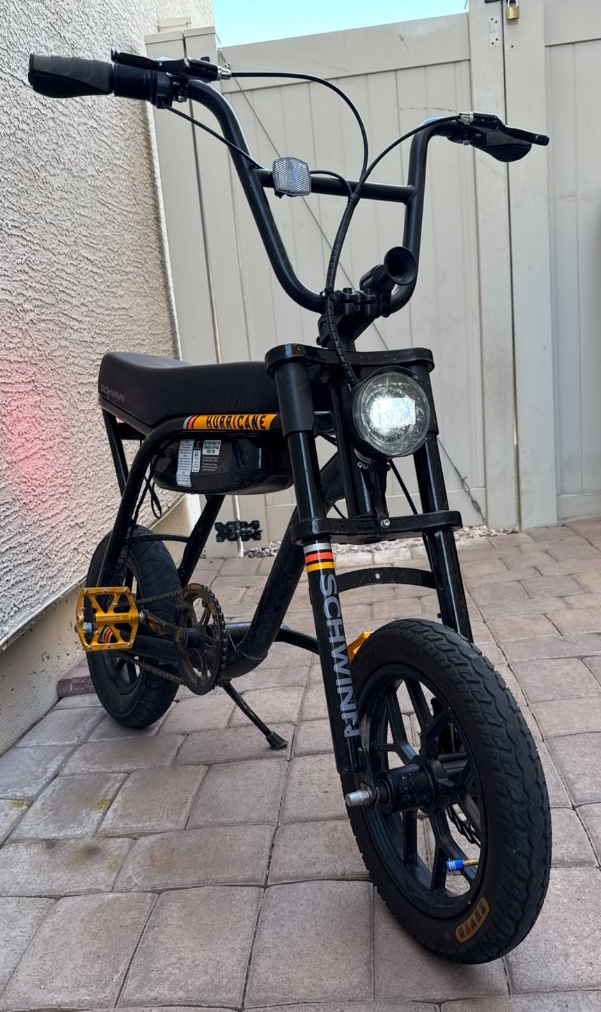 Schwinn 14” Hurricane Compact Electric Bike