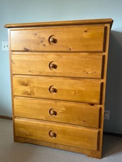 Maple Wood Dresser - 5 Drawers