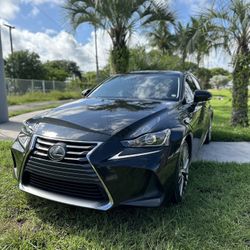 2017 Lexus IS200T