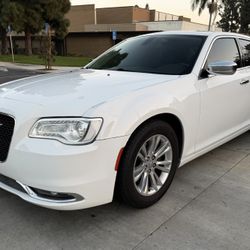2017 Chrysler 300 C (83k miles) Clean Title (like chevy ford Lincoln)