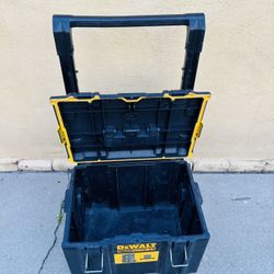Dewalt Rolling Tool Box 