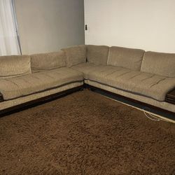 Very Large Sectional Sofá With Attached End Tables