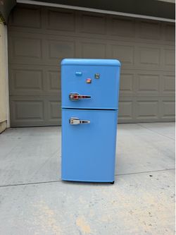Mini fridge and freezer