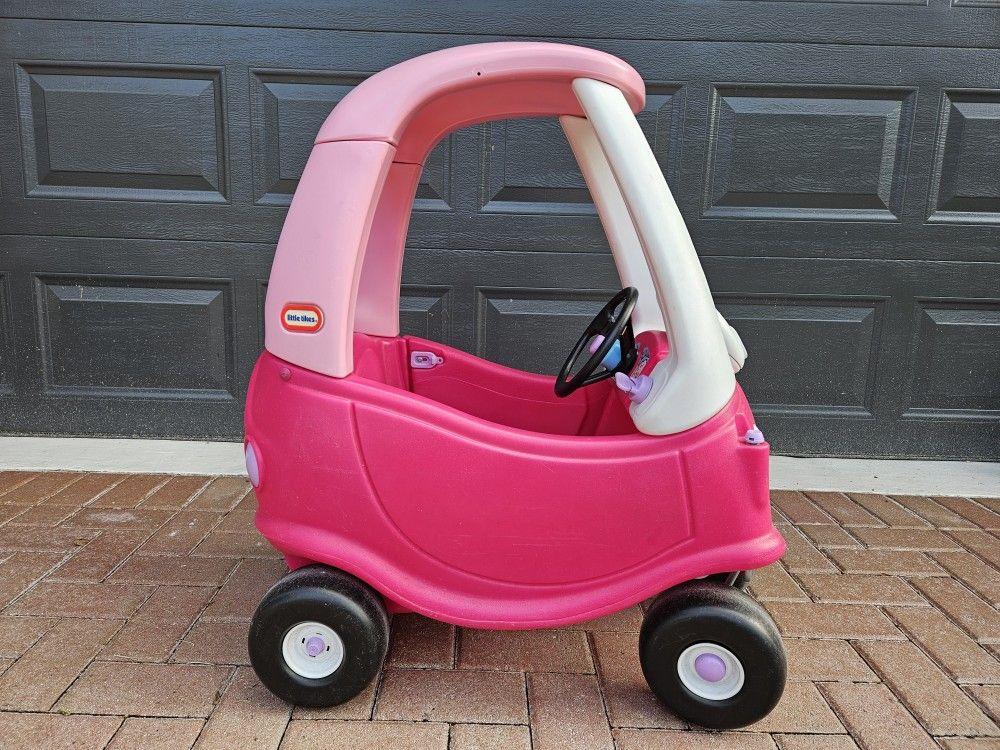 Little Tikes Cozy Coupe Ride-On Toy