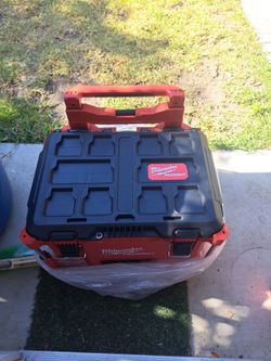 Milwaukee packout with wheels