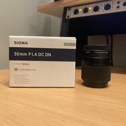 Sigma 30 1.4 Sony E