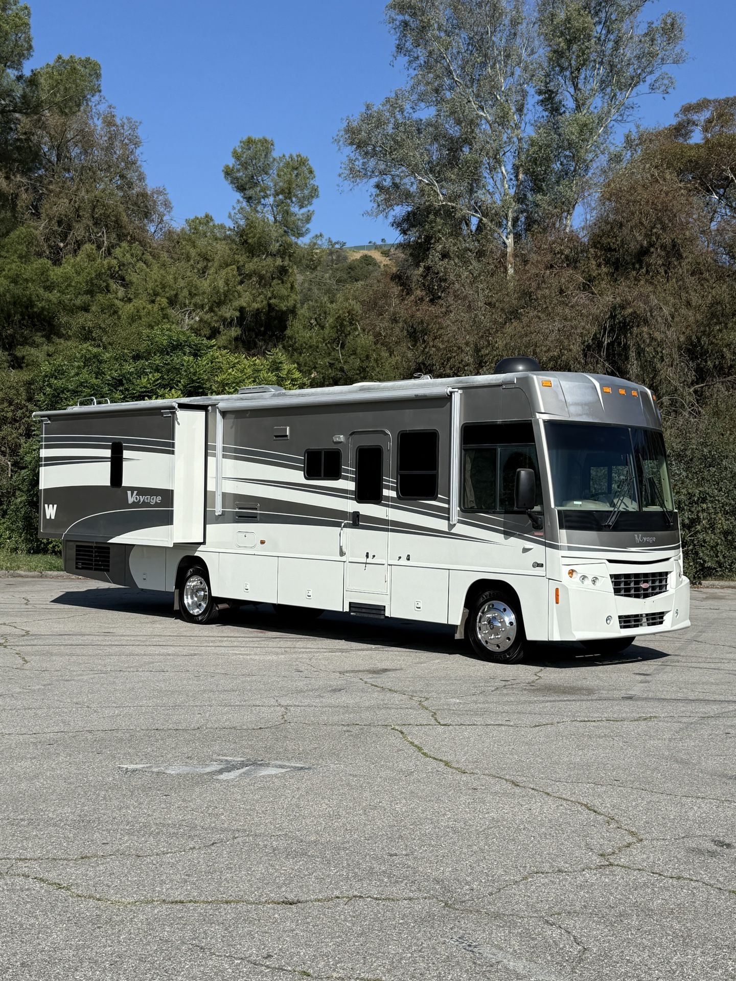 2008 Winnebago 35 Class A Motorhome