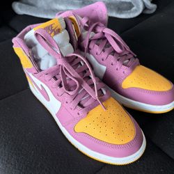 Air Jordan 1 Mid SE GS “Cactus Flower” – Youth Size 6.5– $75
