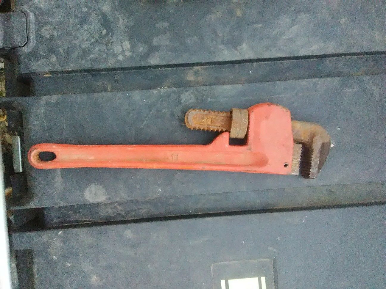 Pipe wrench