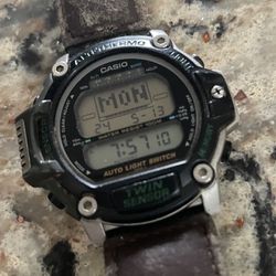 Casio Pathfinder climbing altimeter watch 