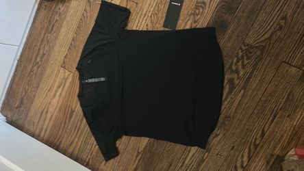 Lulu lemon t shirt medium, black