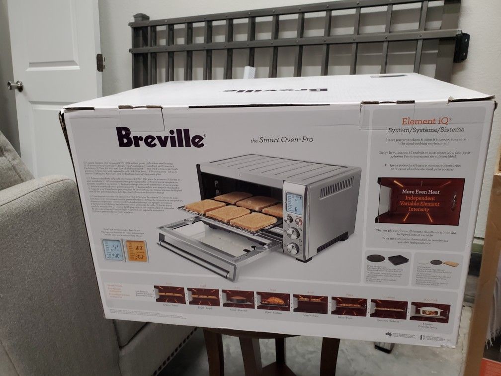 The state-of-the-art Breville Smart Oven® Air Fryer Pro adds air-frying and dehydrating to a full menu of cooking modes.