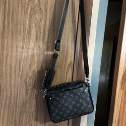 Louis Vuitton Authentic Bag for Sale in New York, NY - OfferUp