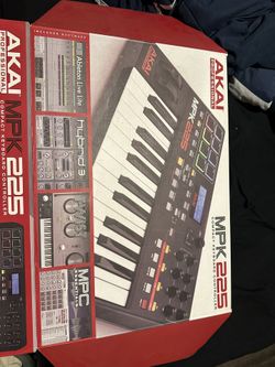 Akai MPK225
