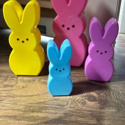 5 Cash 4 Nesting Bunnies Plastic Near AV College 