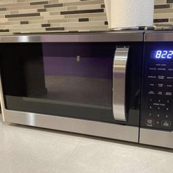 Microwave - Large - Brand New