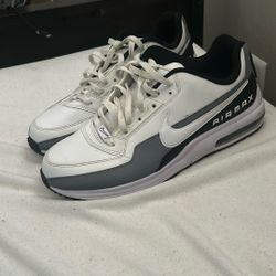 Brand New Air Max Nikes
