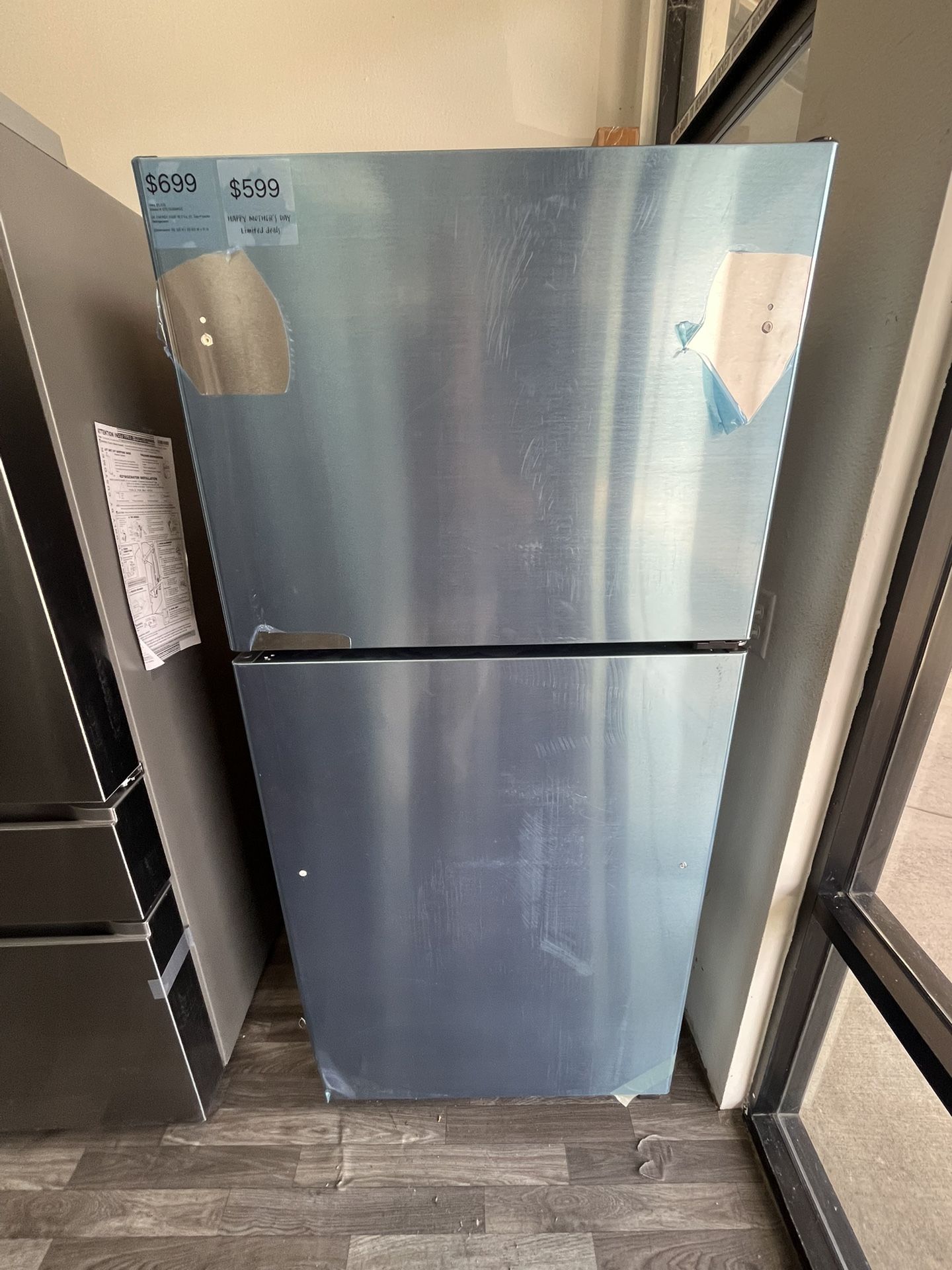 $699 GE Garage Ready Top Freezer Refrigerator 19.2 Cu Ft, Open Box, One Year Warranty