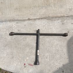 Lug Wrench