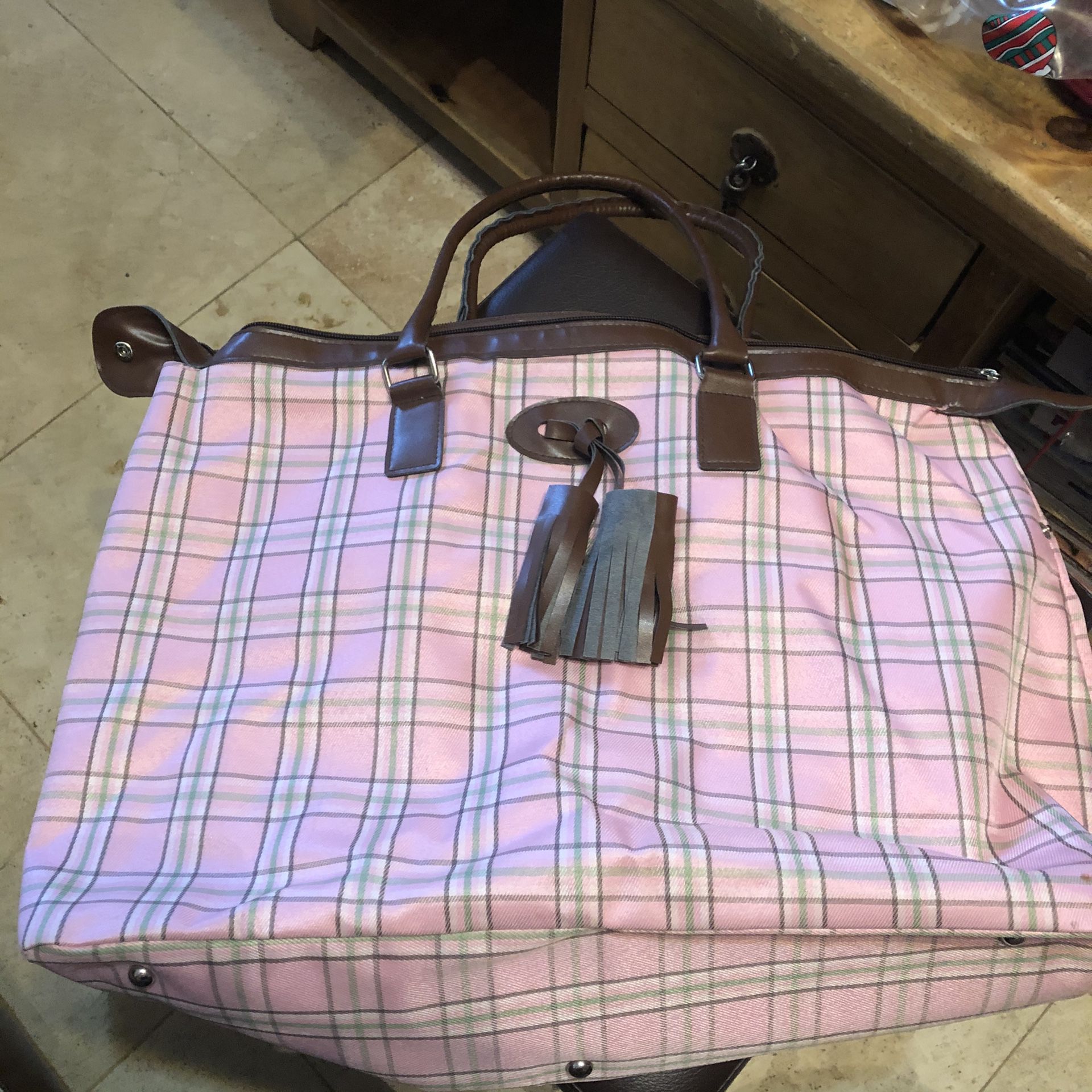 Weekender travel bag and tote bags