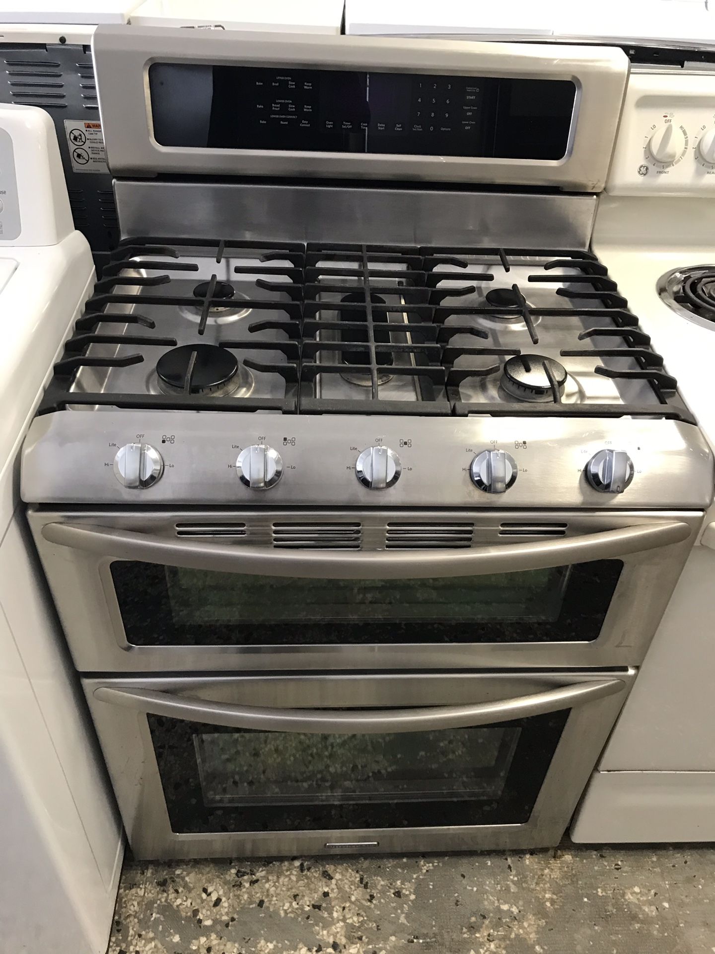 Kitchen aid brand refurbished stainless steel double Gas oven works great.