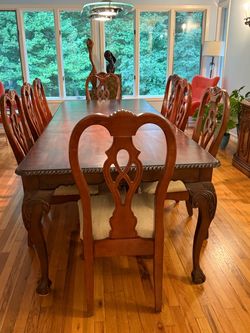 Chippendale Style Mahogany Dining Table with 10 Chairs