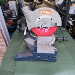 Ryobi 10-inch Compound Miter Saw