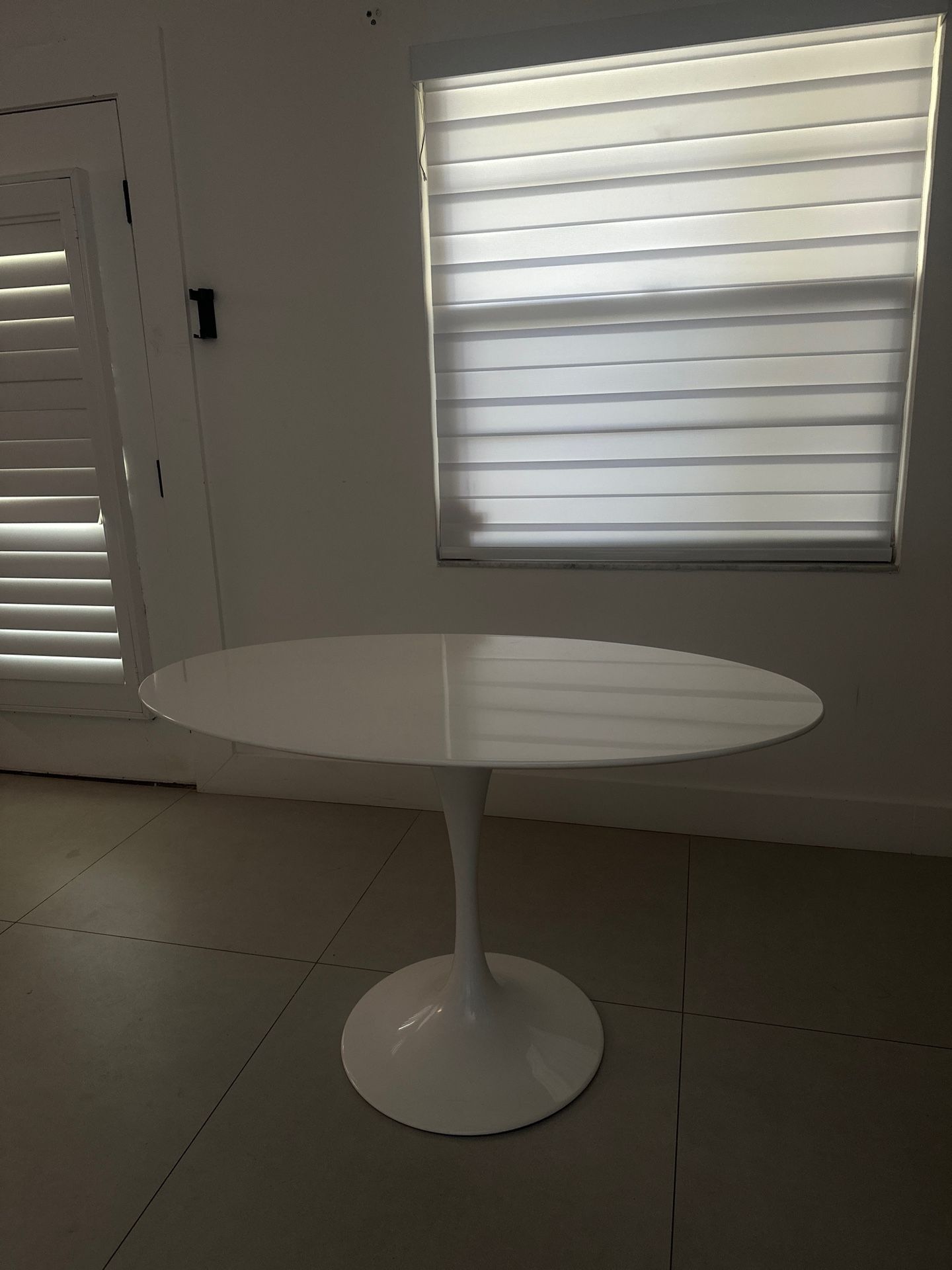 Breakfast Nook / Dining Table