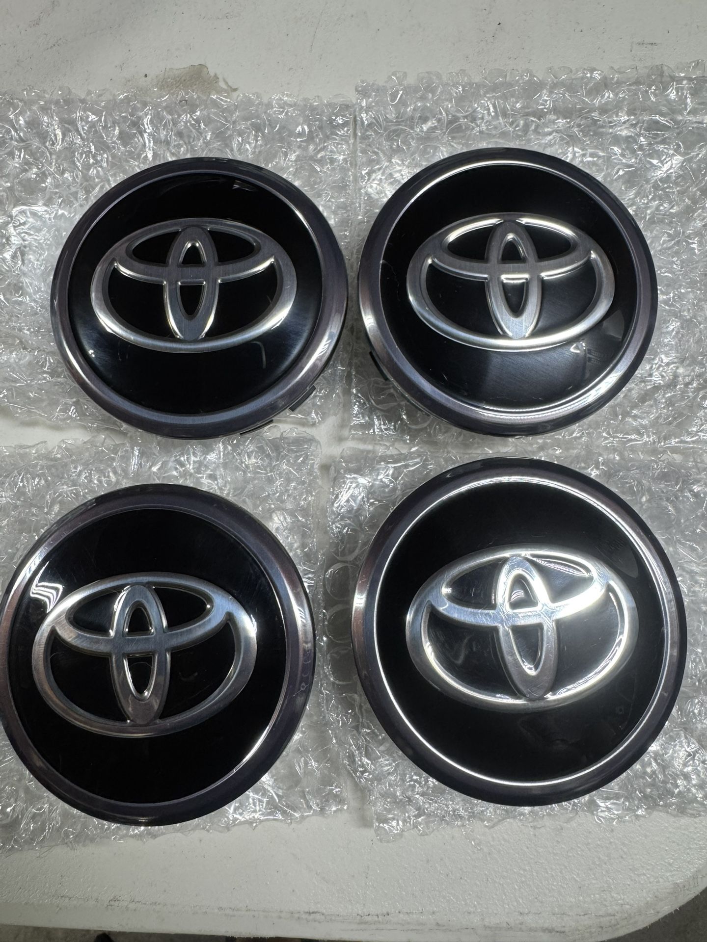 Toyota Tacoma, Tundra, 4Runner, Sequoia, LandCruiser Center Caps
