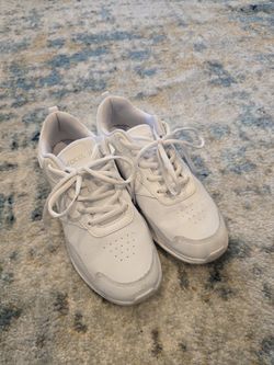 BCG Cheerleader Shoes Womens 8B