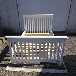 Like New Europa Baby Solid Wood Twin Bed Classic White