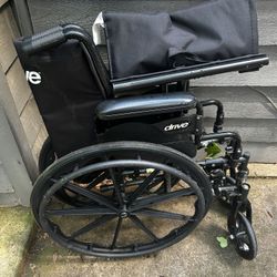 Drive Medical Bariatric Cruiser 3 Wheelchair W/ 20” Seat Width + Footrests 