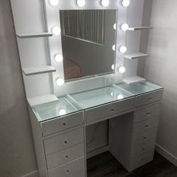 Vanity Room — Vanity table, Mirror & shelves 