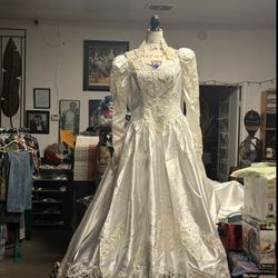 Wedding Dress 16 Needs Laundering If On A Budget You Can Have It Altered 
