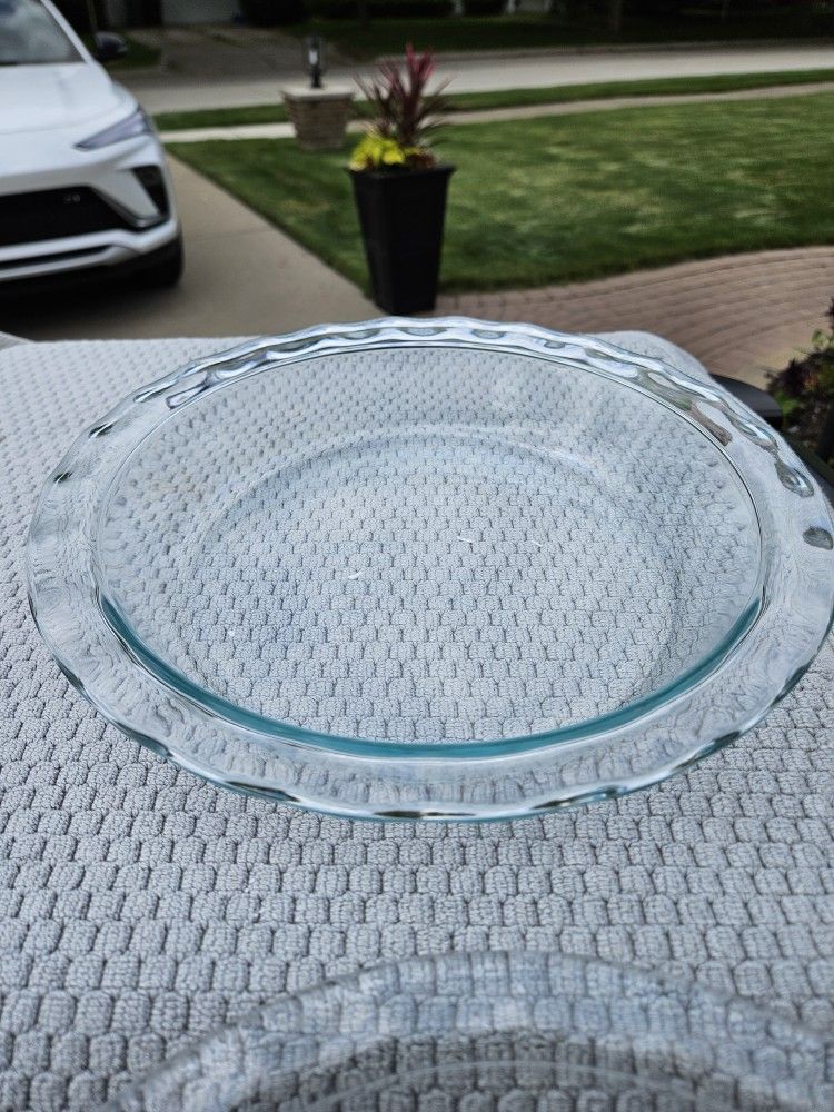 Pyrex 9.5 In Glass Pie Plates. Each
