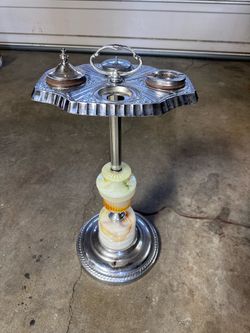 Vintage ashtray stand /w light