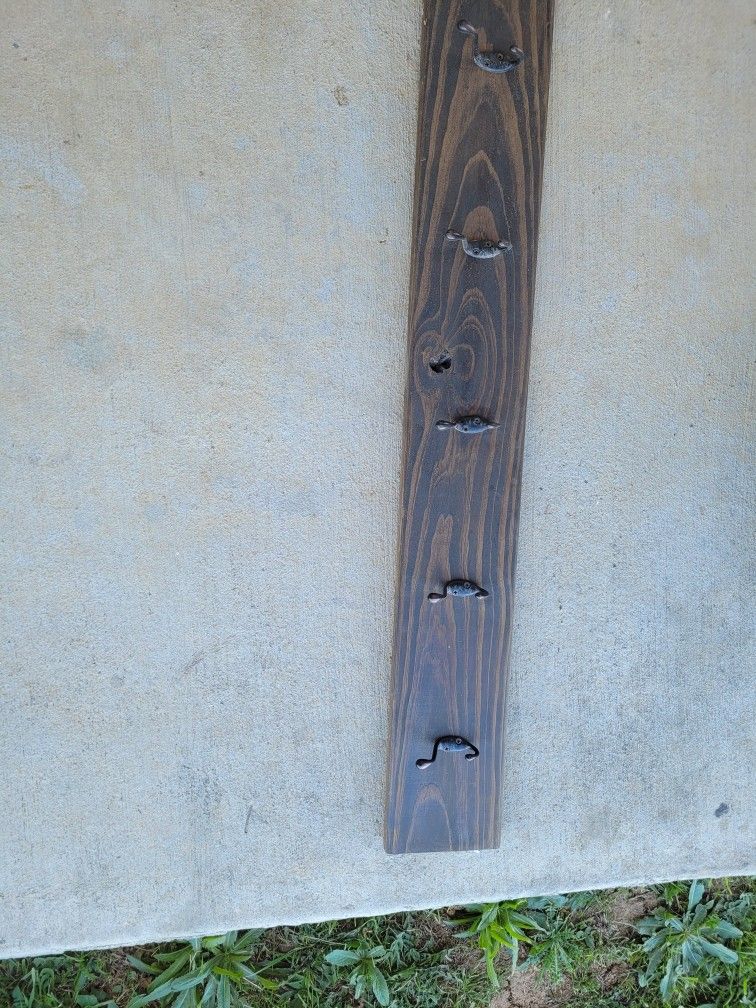 Country Style Coat Or Towel Rack