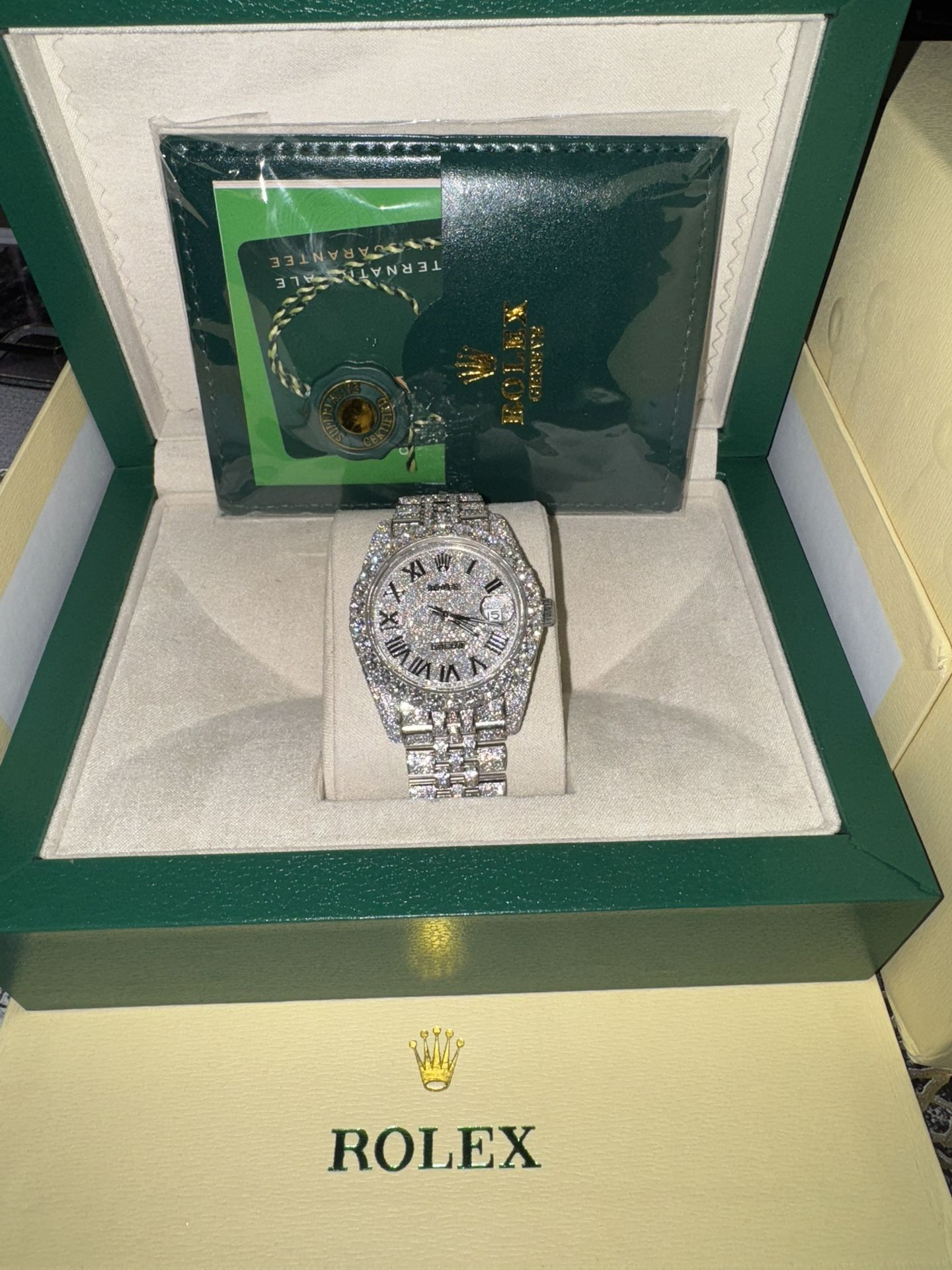 LUXURY MOISSANITE WATCH πππ