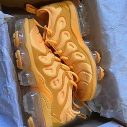 Vapor Max Plus “Orange”