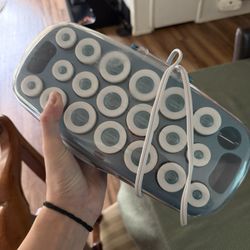 Super cute heat hair curlers leaving not damaging the hair. Missing one